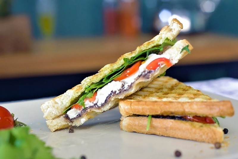 Akdeniz Tost
